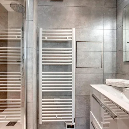 #hg Beautiful T2 Renovated In The Hyper Center Facing Train Station Apartment